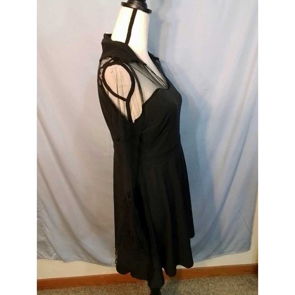 Little black dress - Picture 3 of 8